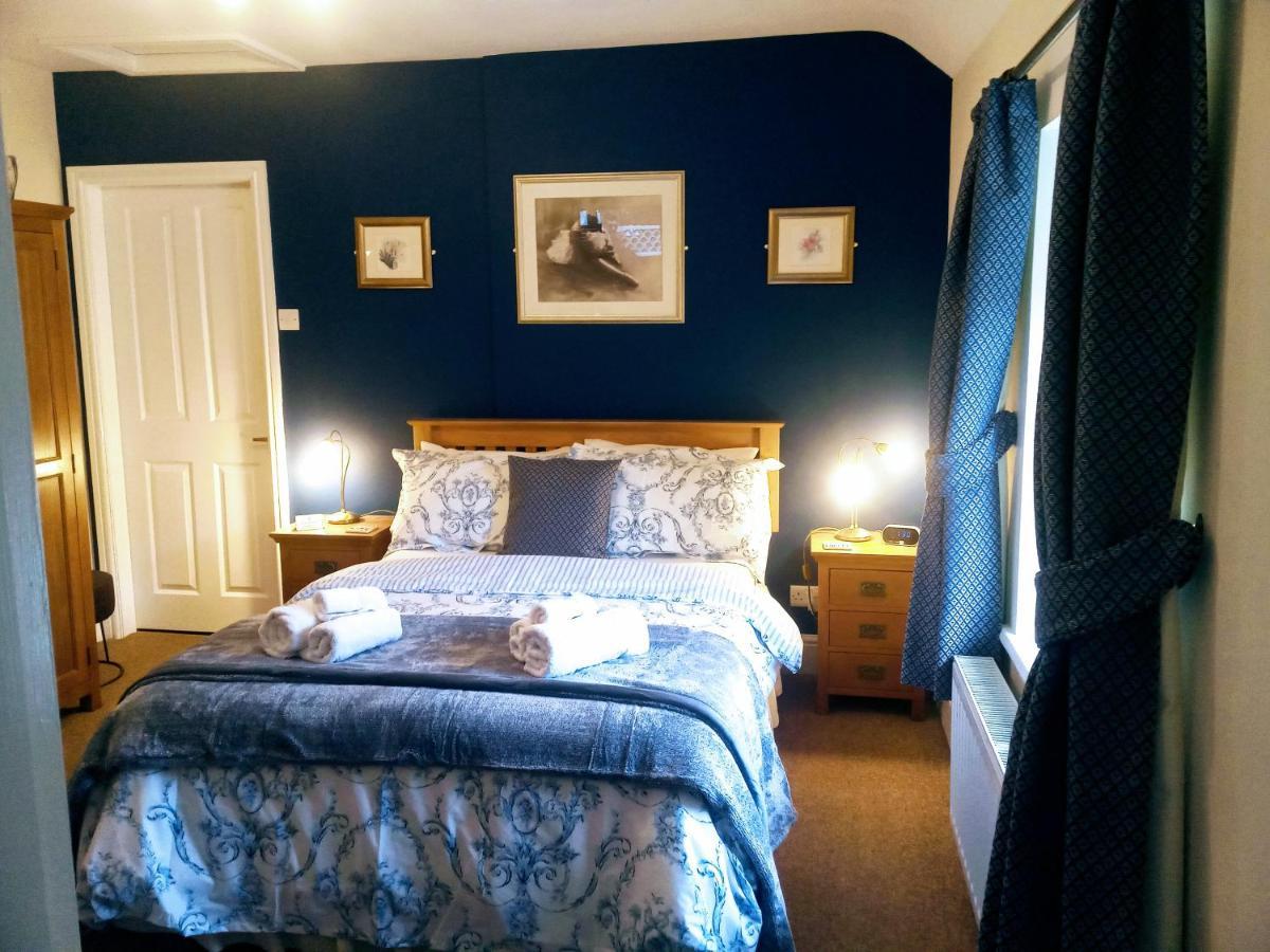 โอ๊คฟิลด์ เฮาส์ เบด แอนด์ เบรกฟาสต์ Bed & Breakfast เบเทส-อี-คอย ภายนอก รูปภาพ