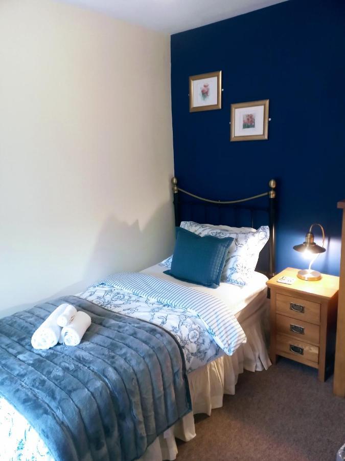 โอ๊คฟิลด์ เฮาส์ เบด แอนด์ เบรกฟาสต์ Bed & Breakfast เบเทส-อี-คอย ภายนอก รูปภาพ