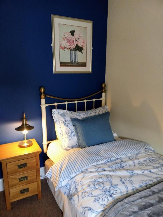 โอ๊คฟิลด์ เฮาส์ เบด แอนด์ เบรกฟาสต์ Bed & Breakfast เบเทส-อี-คอย ภายนอก รูปภาพ