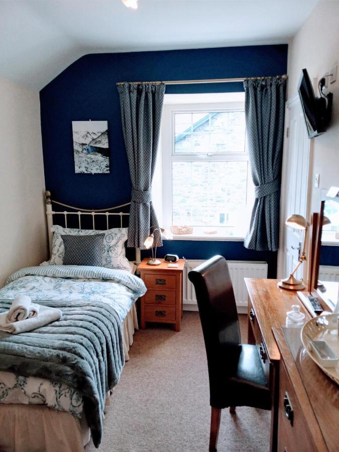 โอ๊คฟิลด์ เฮาส์ เบด แอนด์ เบรกฟาสต์ Bed & Breakfast เบเทส-อี-คอย ภายนอก รูปภาพ