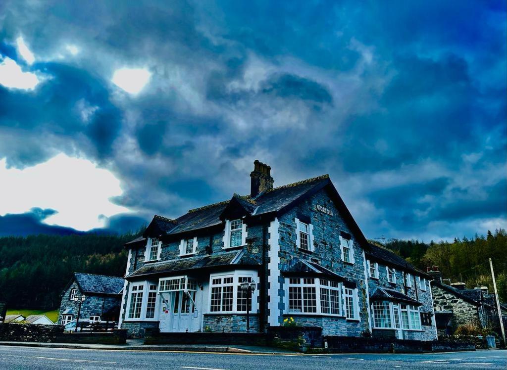 โอ๊คฟิลด์ เฮาส์ เบด แอนด์ เบรกฟาสต์ Bed & Breakfast เบเทส-อี-คอย ภายนอก รูปภาพ