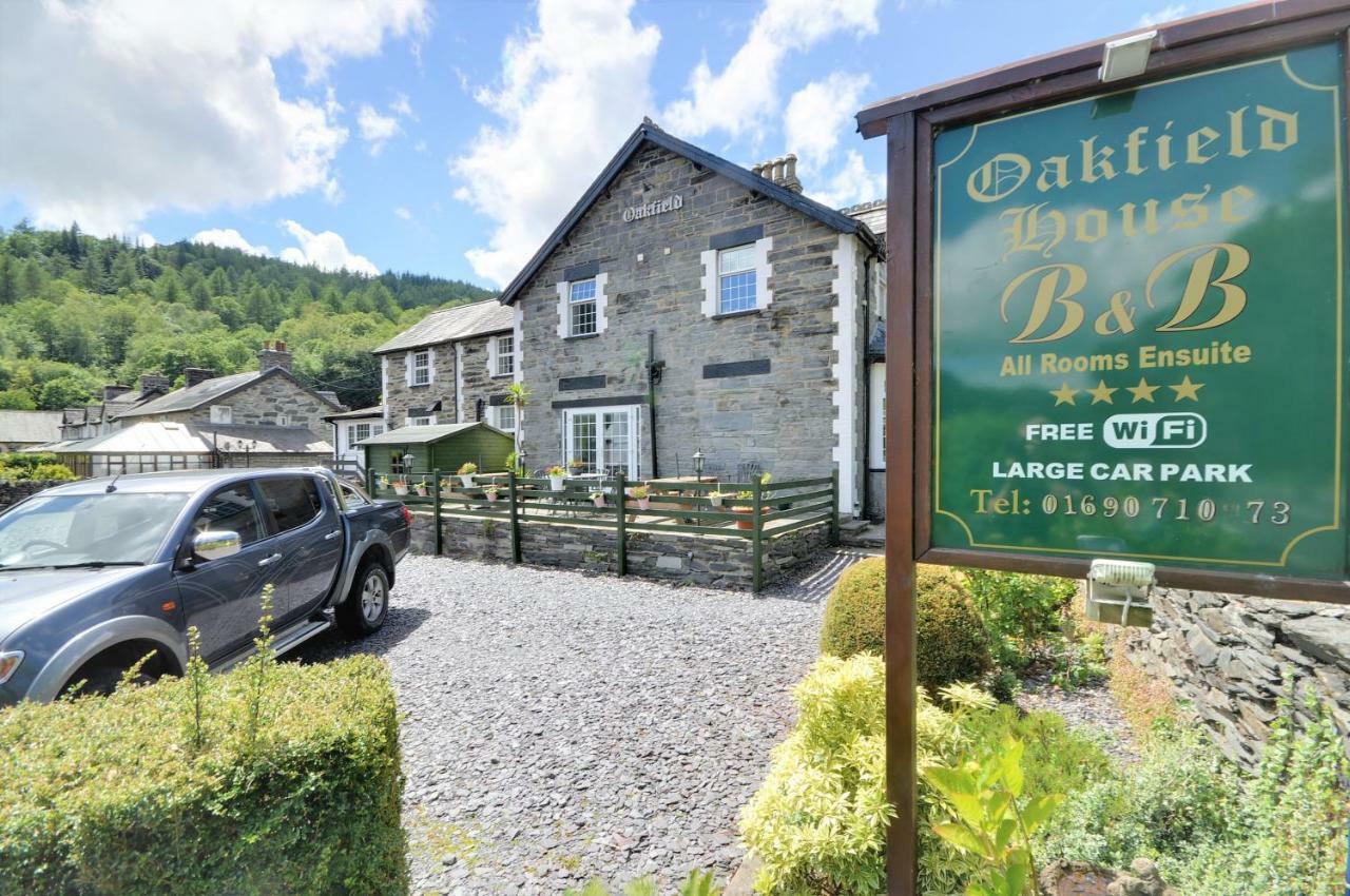 โอ๊คฟิลด์ เฮาส์ เบด แอนด์ เบรกฟาสต์ Bed & Breakfast เบเทส-อี-คอย ภายนอก รูปภาพ