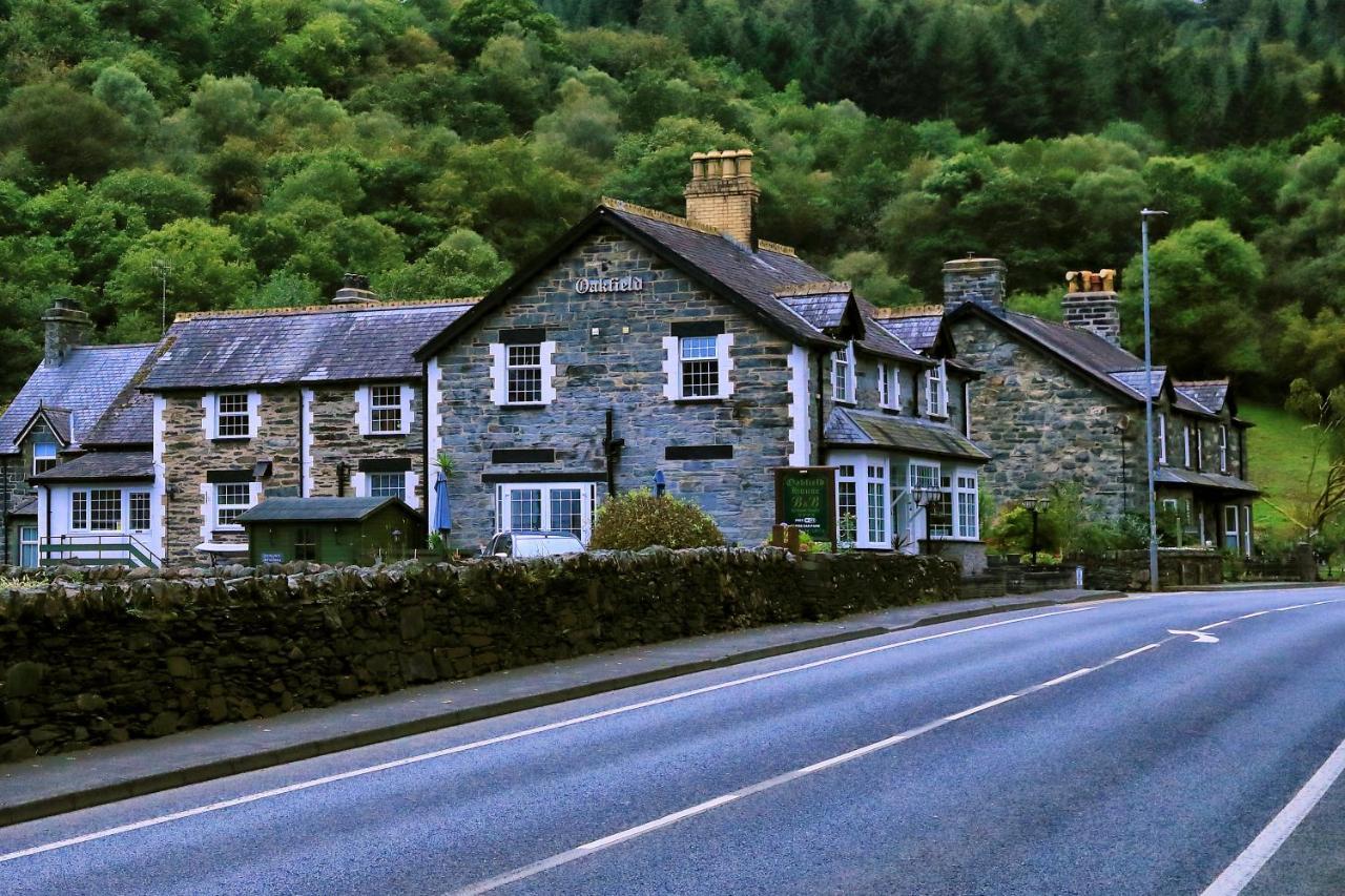 โอ๊คฟิลด์ เฮาส์ เบด แอนด์ เบรกฟาสต์ Bed & Breakfast เบเทส-อี-คอย ภายนอก รูปภาพ